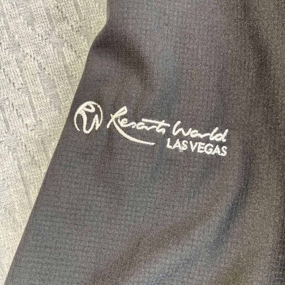 Travis Mathew Black Golf Performance Full Zip Hooded Jacket Men M Las Vegas - Picture 7 of 8